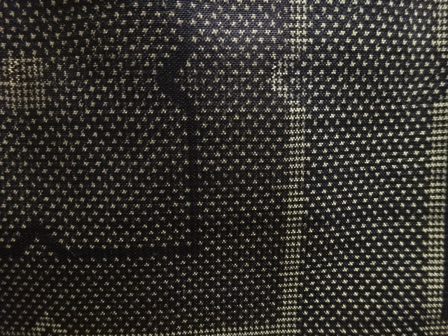 アンティーク　幾何学模様織出し本場泥大島紬着物（5マルキ）